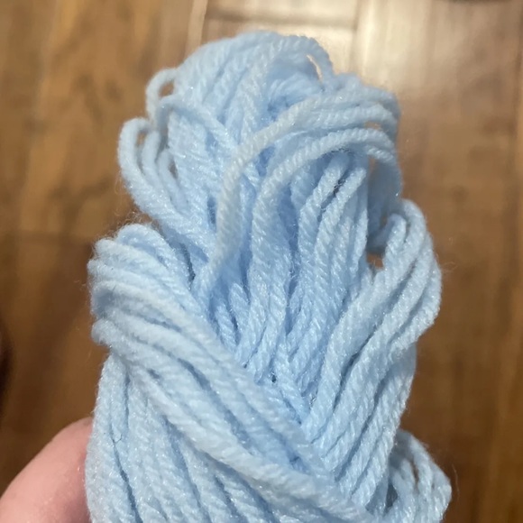 Dusty Blue / Light Blue Yarn 4-Ply 4.5 Ounces Partial Skeins Acrylic Lot Of 2 - Picture 3 of 10